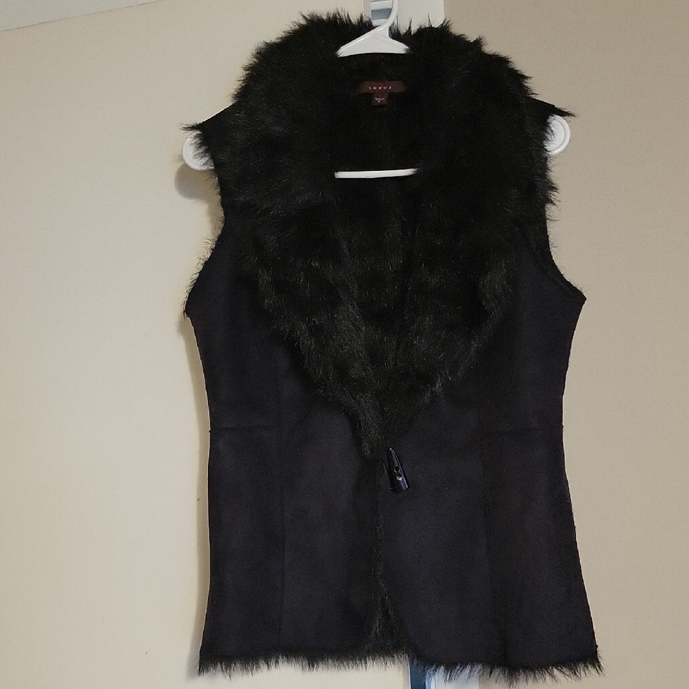 Elegant Black Faux Fur Vest